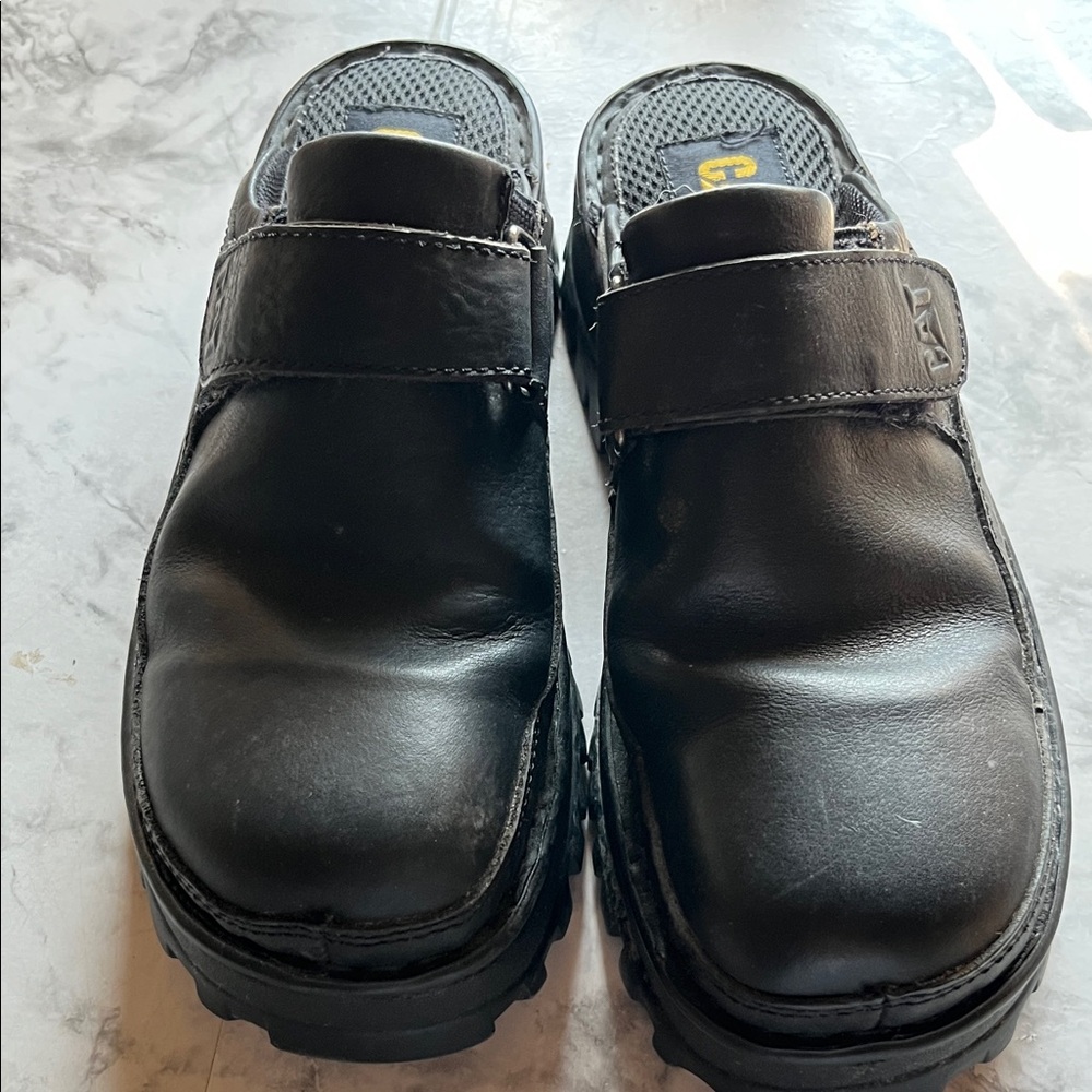 CAT   beautiful backless work shoes in great condition , Leather uppers.